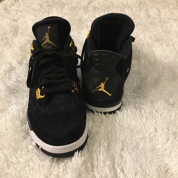 Nike Air Jordan 4 Retro 
Basketball Shoes/Sneakers - Picture 2 of 9